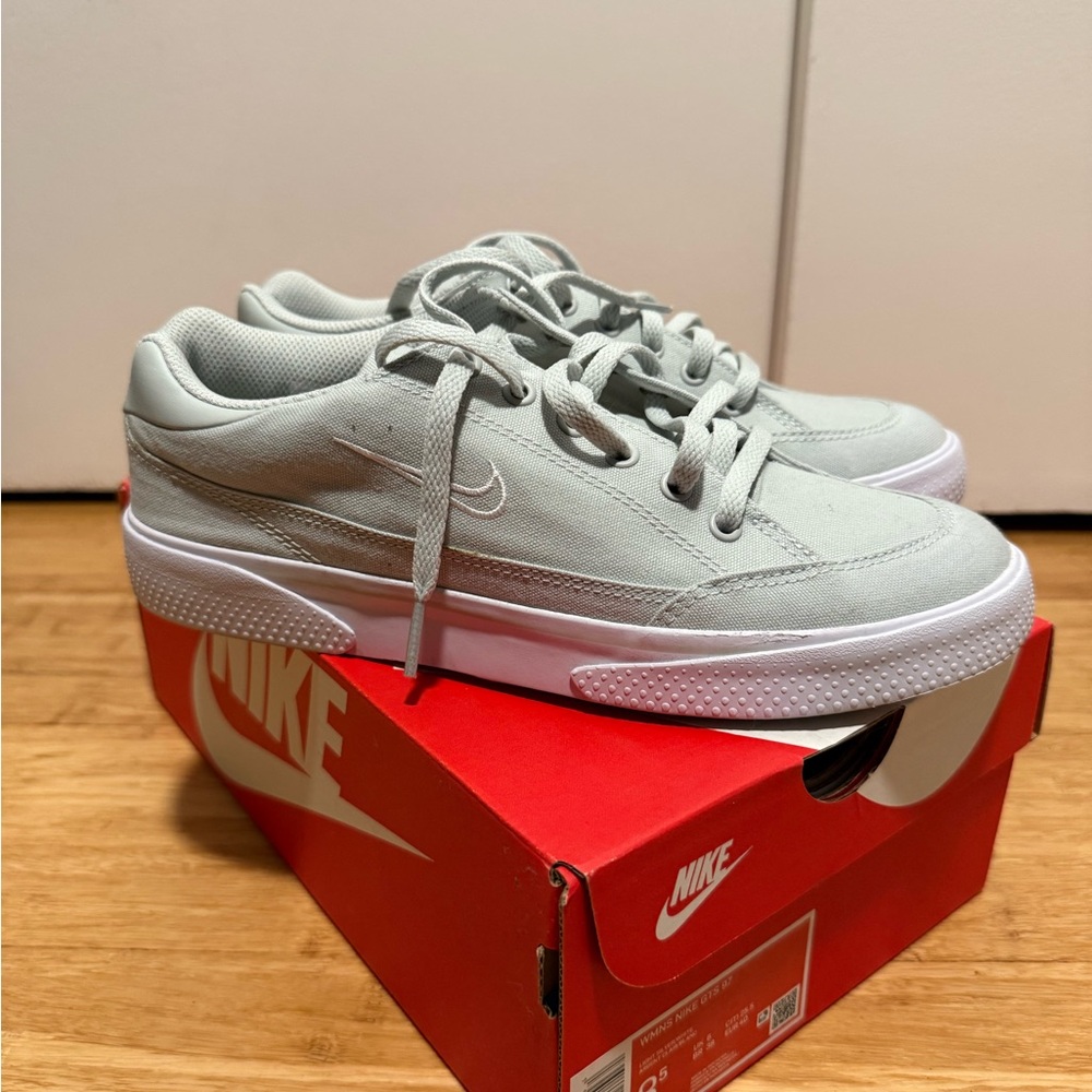 Nike Cool Gray Casual Sneakers